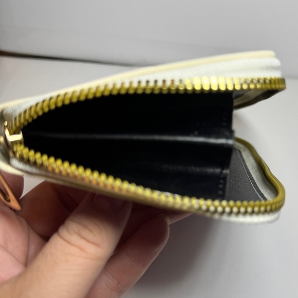 Pink and White Kuromi Phone Case with Zipper Closure - Picture 7 of 7